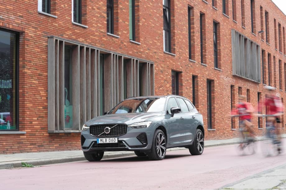 Volvo XC60 Recharge T8 AWD, Thunder Grey