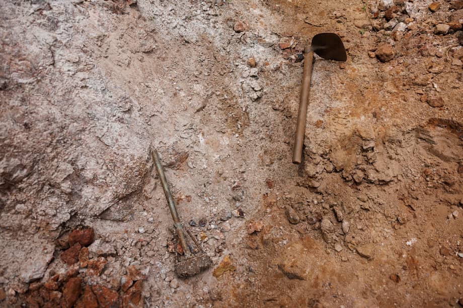 Foto únicamente de referencia./ El derrumbe de un barranco en plena zona de labores dejó atrapado a un joven minero en Simití.
