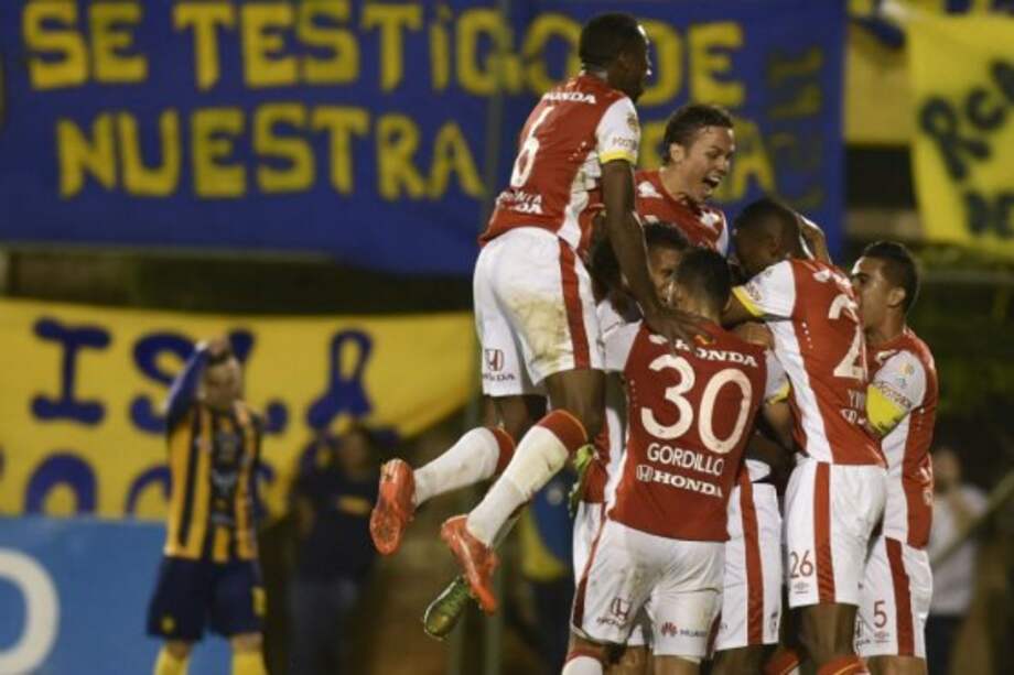 Santa Fe celebra su empate ante Sportivo Luqueño. Foto: AFP