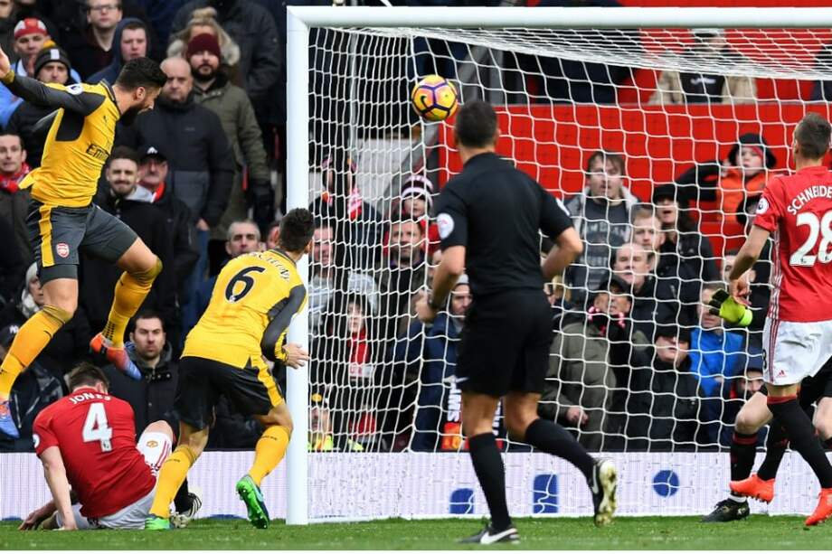 Arsenal marcha tercero a un punto del líder, Liverpool. / AFP