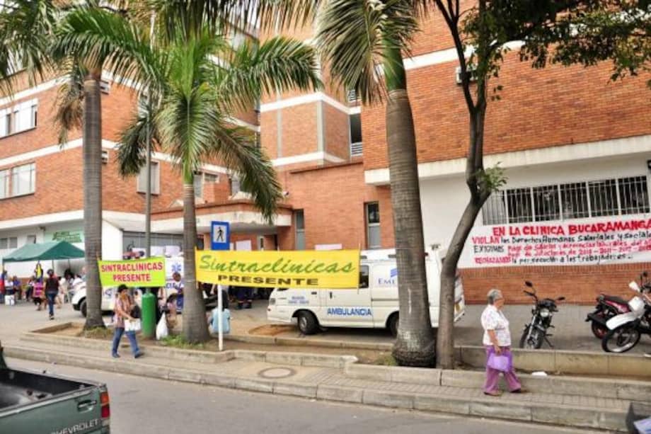 Trabajadores de la Clínica Bucaramanga están en paro indefinido