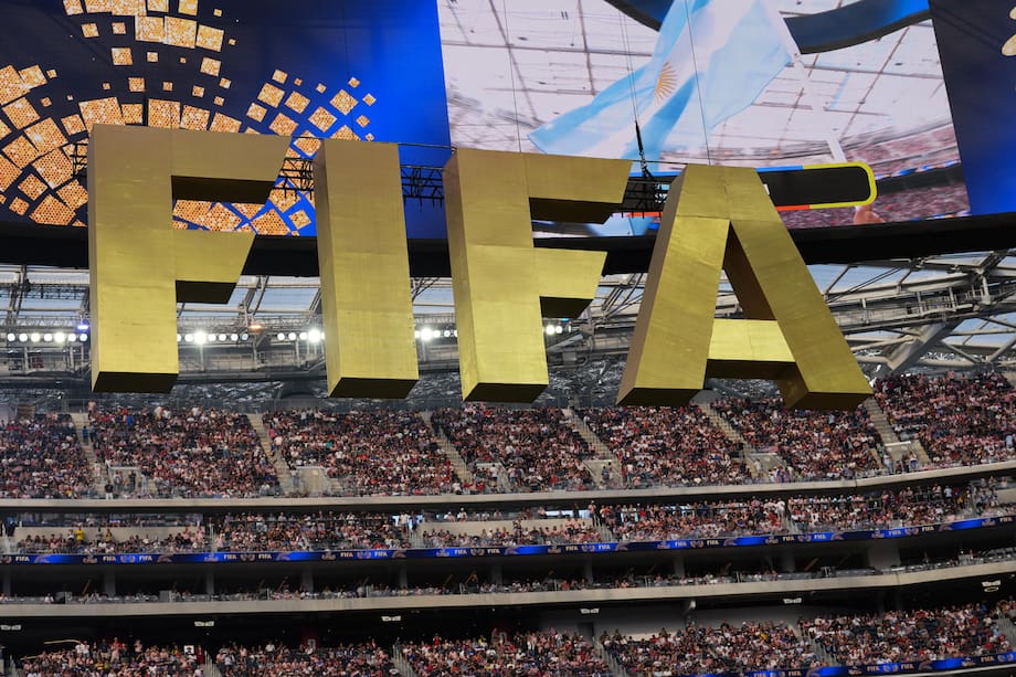 Fotografía que muestra un cartel de la FIFA durante la inauguración del Mundial de la FIFA 2026 en el estadio SoFi en Los Ángeles (EE.UU.). EFE/ Omar Alonso
