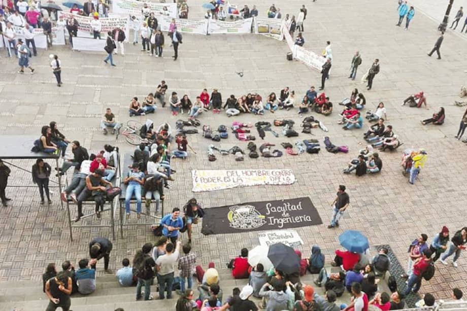 Imagen de un homenaje a Miguel Ángel Barbosa cuando se encontraba luchando por su vida. / Tomada de Facebook