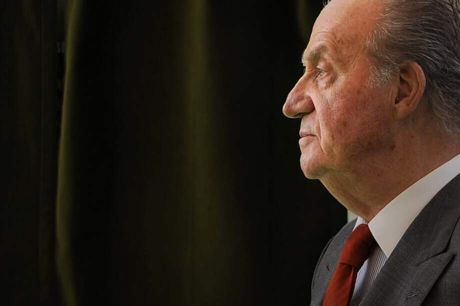 En 2014, el rey emérito Juan Carlos I renunció a la corona y su hijo, Felipe VI, lo remplazó en el trono.