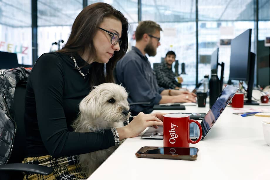 Lo que se traduce en mayores garantías, entornos laborales más flexibles y acceso a nuevos servicios sociales. EFE/ Andreu Dalmau