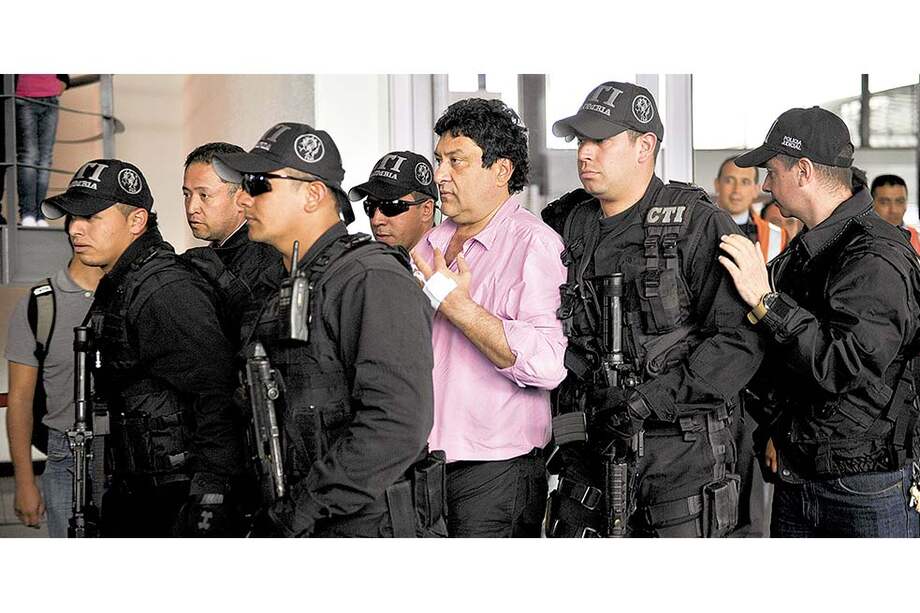 El gobernador de La Guajira, Juan Francisco Gómez Cerchar, al momento de su captura. / Andrés Torres - El Espectador