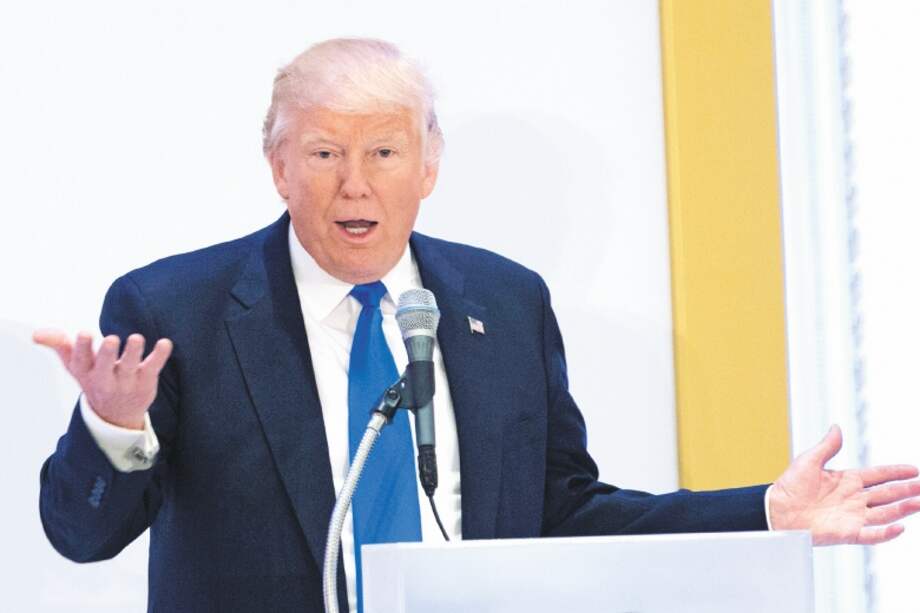 El presidente de Estados Unidos, Donald Trump, ofrece un discurso ante la cúpula del partido Republicano en Washington. / EFE