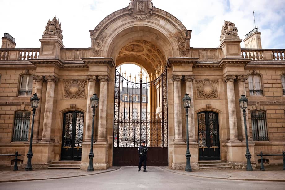 El principal detenido era el encargado de poner la mesa en los almuerzos y cenas de gala de la Presidencia francesa, lo que le daba acceso a la vajilla.