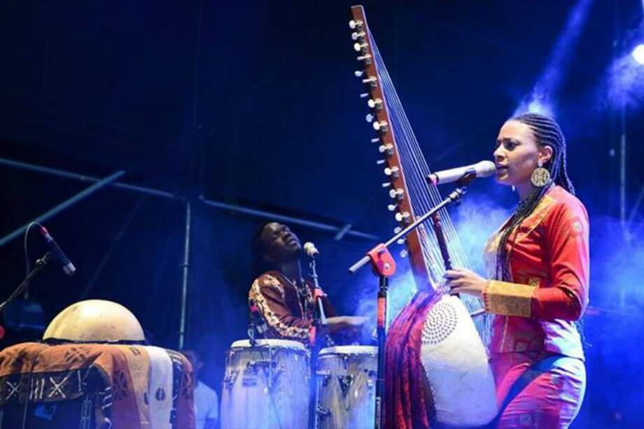 El ‘Backstage to the Future: Caribbean’ es una iniciativa que explora la promoción del patrimonio inmaterial de San Andrés y, en paralelo, forma a jóvenes en destrezas técnicas como la ingeniería de sonido, el diseño y operación de iluminación. (British Council)