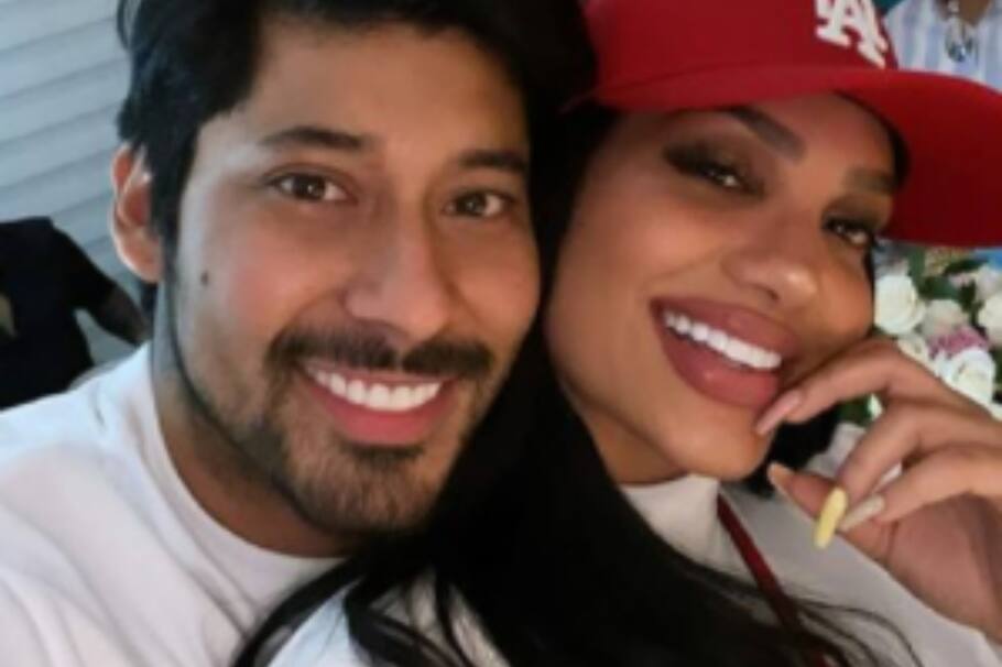 Lowe León y Andrea Valdiri.