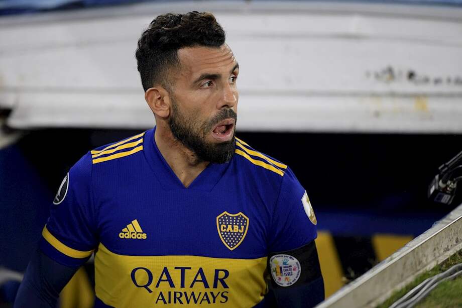 El Apache debutó con el club xeneize en 2001.