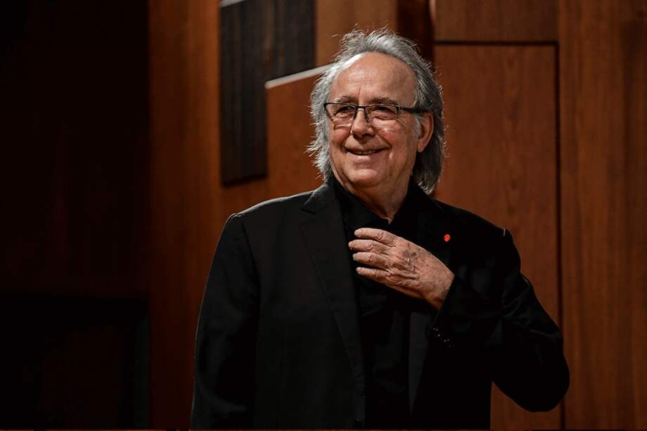 "Cuando el catalán (que hay que acordarse cómo tuvo problemas con Franco por cantar en su lengua) anunció su despedida de los escenarios, algo se quebró en la historia de los que, como está dicho, lo hemos considerado tan de la casa" - Reinaldo Spitaletta.