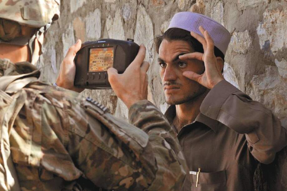 En 2011, EE. UU. tenía unos 4,8 millones de registros biométricos de personas en Afganistán e Irak. / AFP