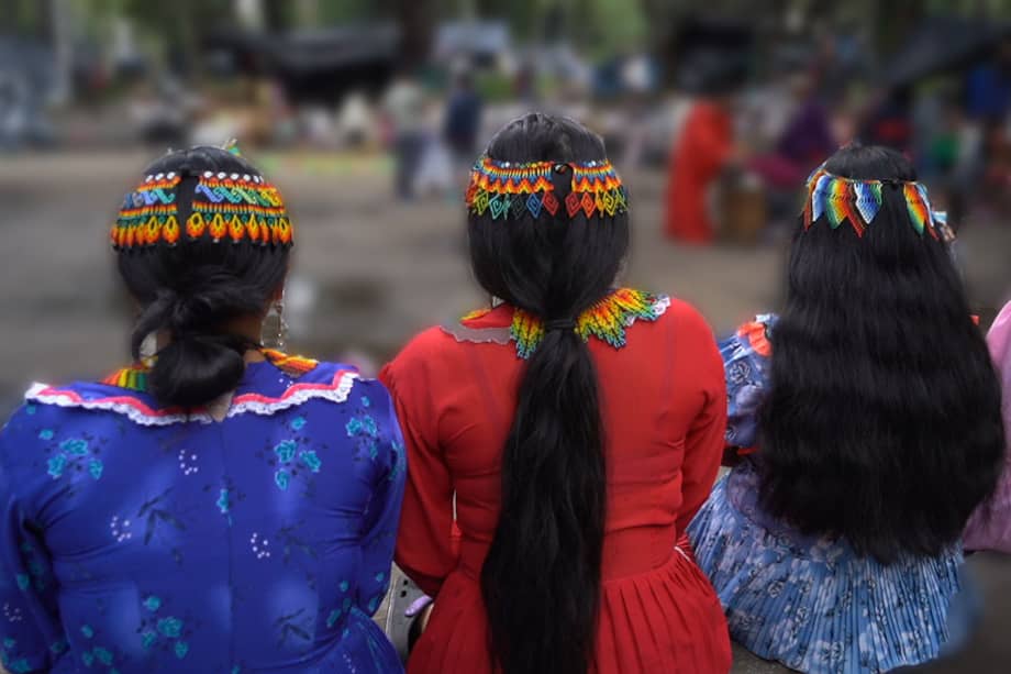 La menor indígena fue llevada a un centro médico tras haber sido torturada por dos hombres de su comunidad, hecho que se conoció a través de un video redes sociales. La Defensoría se pronunció y dijo que las costumbres no pueden estar por encima de los derechos de la menor.