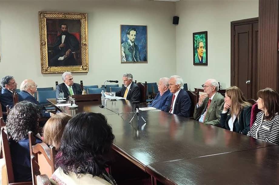 La Academia Colombiana de la Lengua fue fundada el 10 de mayo de 1871.