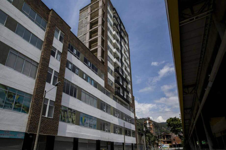 Edificio Babilonia / Twitter: @famayaramirez