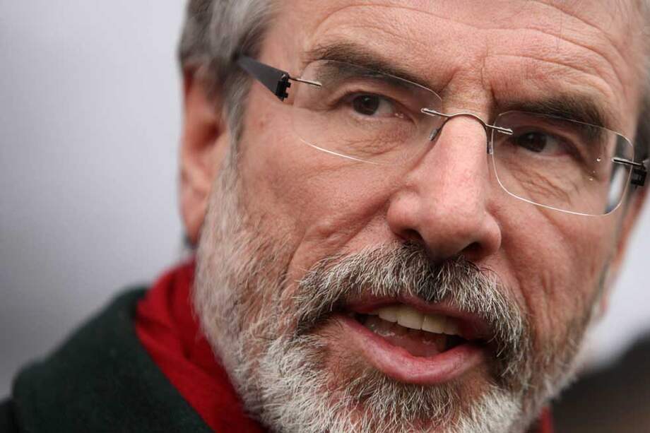 Gerry Adams, presidente del Sinn Féin, se entregó voluntariamente a las autoridades en la localidad de Antrim. / AFP