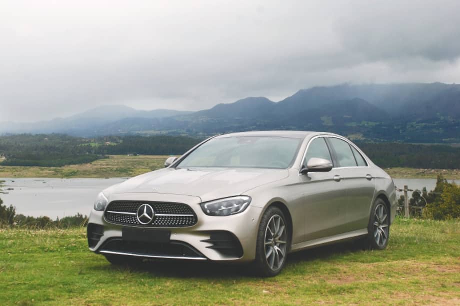 Mercedes-Benz E350, el primer sedán híbrido de lujo de la firma alemana