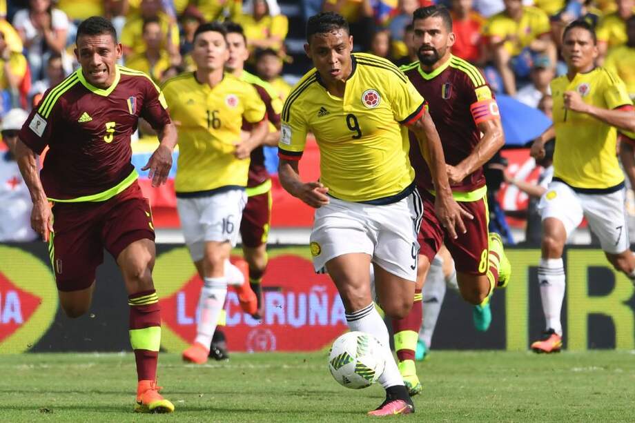 Luis Fernando Muriel fue titular en el triunfo 2-0 sobre Venezuela. / AFP