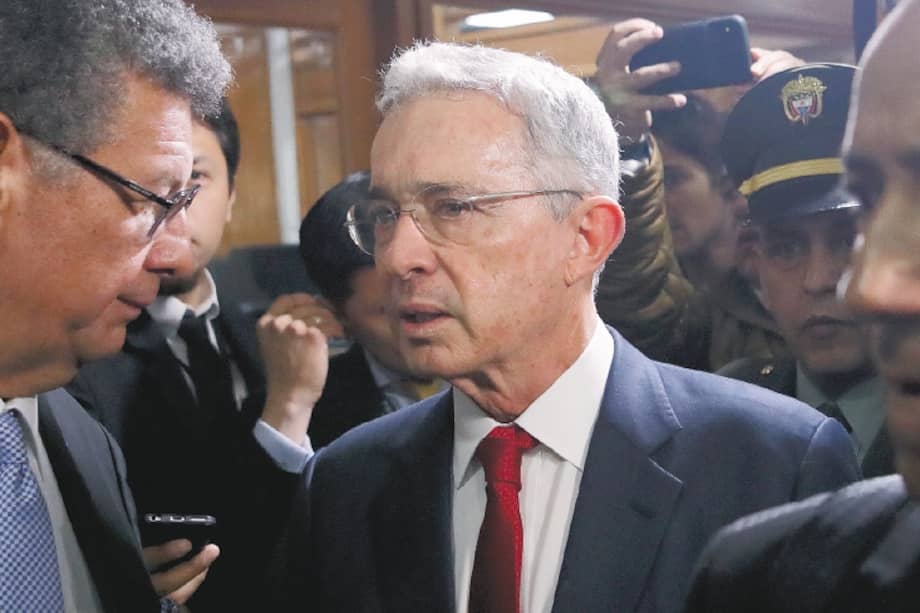 Ñeñepolítica: Corte Suprema se inhibe de investigar al exsenador Álvaro Uribe