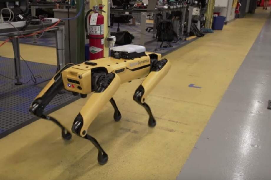 Imagen del robot SpotMIni tomada del video de Youtube divulgado por Boston Dynamics.