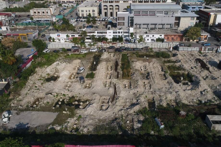 El edificio del Parlamento de Haiti arrasado por el terremoto es una muestra de las decenas de proyectos que le asignaron millones de dólares como parte de la reconstrucción y que tienen atraso, abandono o evidencian mal uso. / IMÁGENES DRONE DENNIS RIVERA (DIARIO LIBRE)