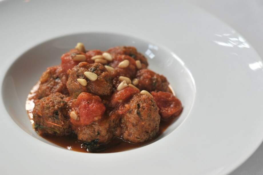 Albóndigas de cordero con canela y pasas rubias. / Óscar Pérez – El Espectador