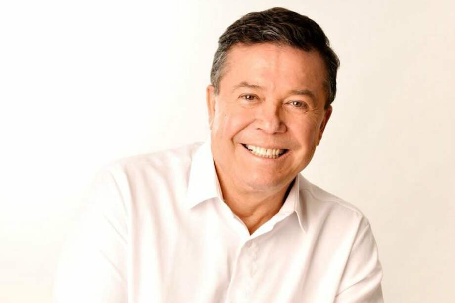 John Jairo Cárdenas, representante a la Cámara por la U, señala que el senador Álvaro Uribe trató de cambiar los términos del consenso al que se llegó sobre el IVA a la canasta familiar. / Facebook