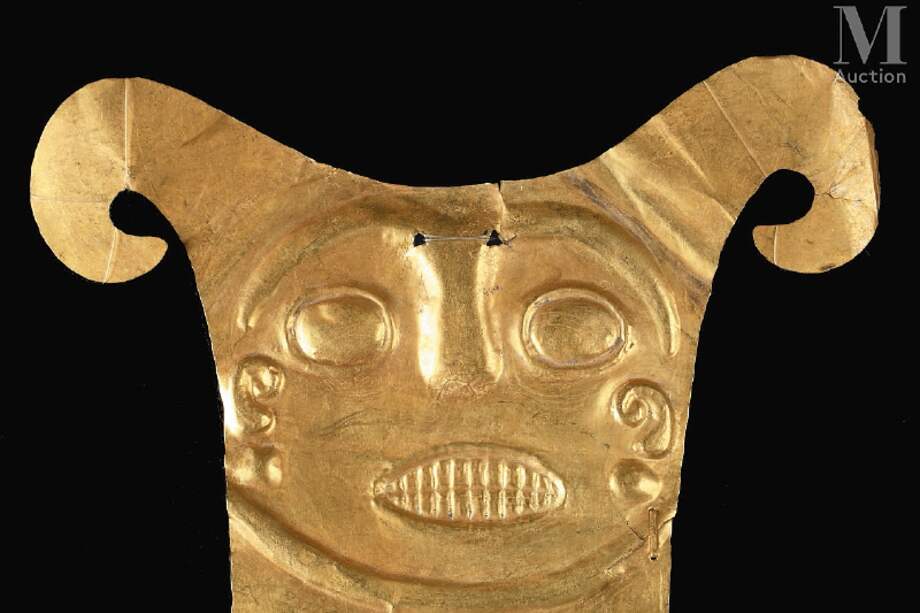 “Magnífico pectoral” es como definen esta pieza colombiana. / Archivo particular