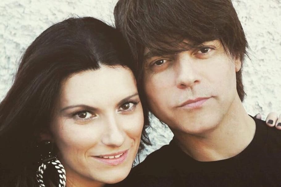 Laura Pausini y Paolo Carta se dieron el 'Sí' tras 18 años juntos. Su hija Paola sirvió como testigo.