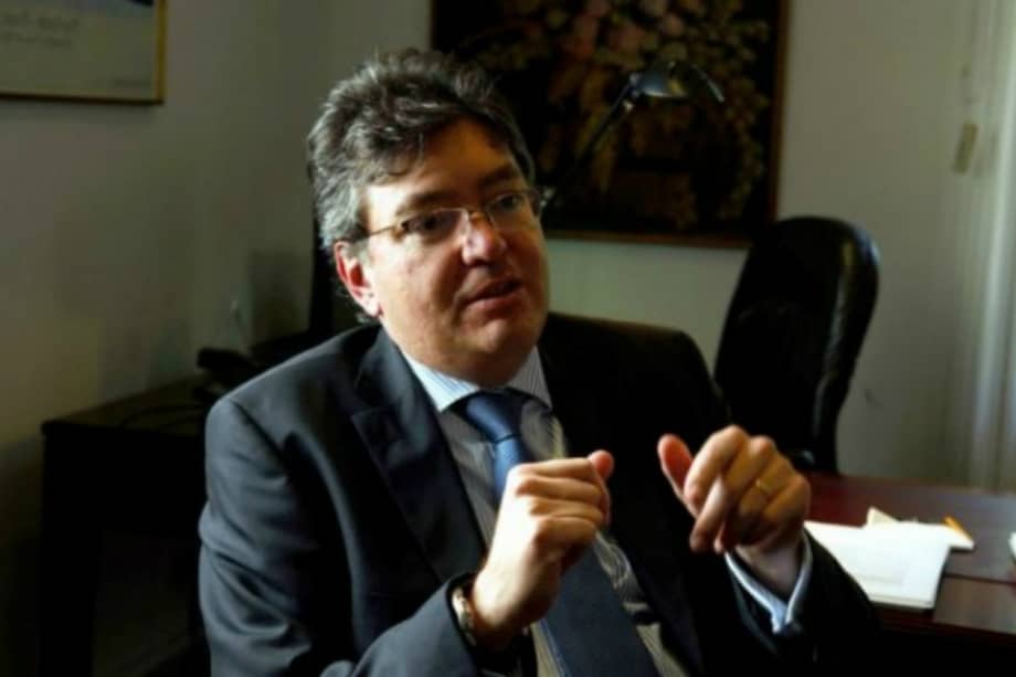 Éxito de economía no depende de diálogos de paz: Minhacienda