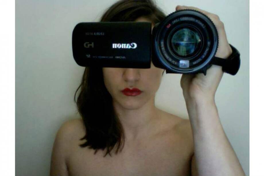 Facebook Deborah de Robertis / Facebook Deborah de Robertis