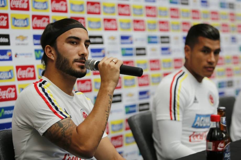 Se especula con la inclusión de Carlos Sánchez en la titular ante Perú. / AFP