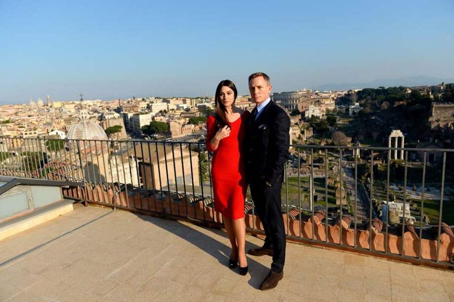 Monica Bellucci y Daniel Craig en Roma. / AFP