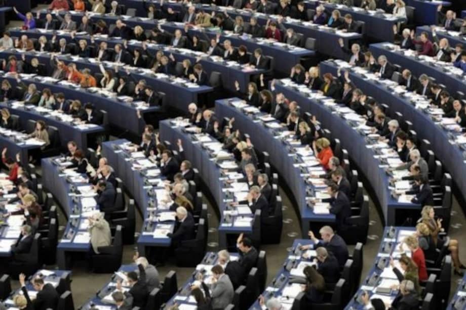 Eurocámara pide condicionar acuerdo comercial con EE.UU. a fin del espionaje