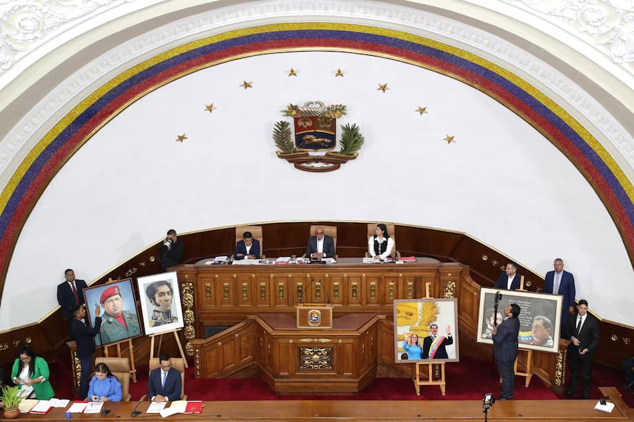 La Asamblea Nacional (AN, Parlamento) de Venezuela aprobó la designación de Ramón Maniglia como embajador de Venezuela en Colombia.