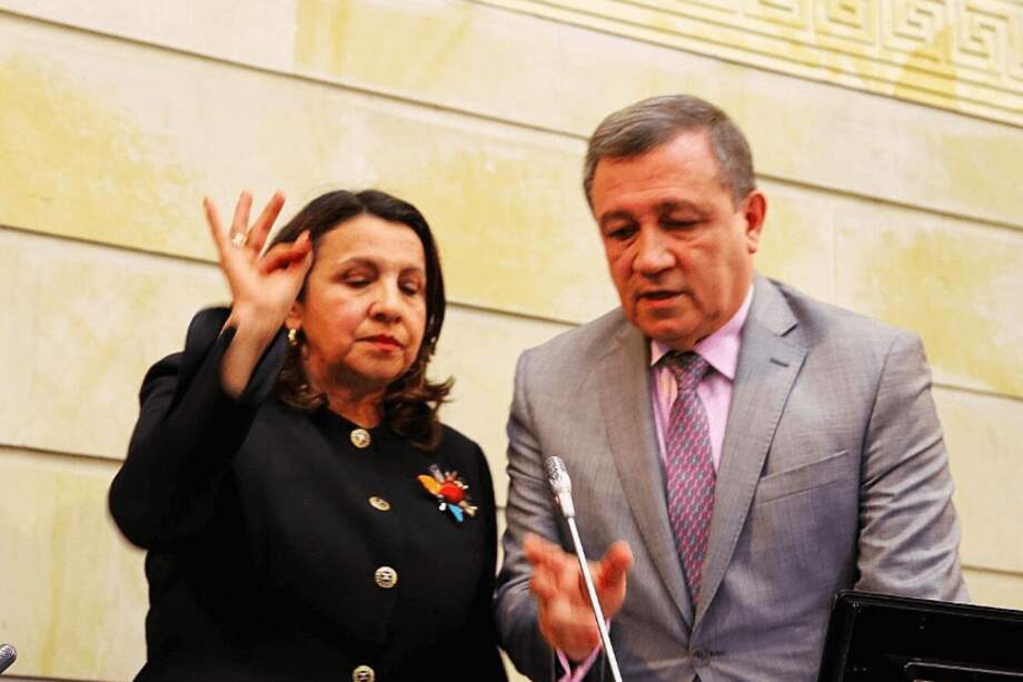La senadora Tamayo al momento de su posesión. / Presidencia Senado