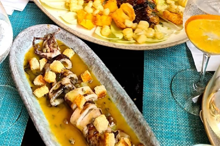 Retire de inmediato del fuego y bañe el pescado o los calamares con esta salsa poniendo encima los croutones. / Cortesía: Harry Sasson