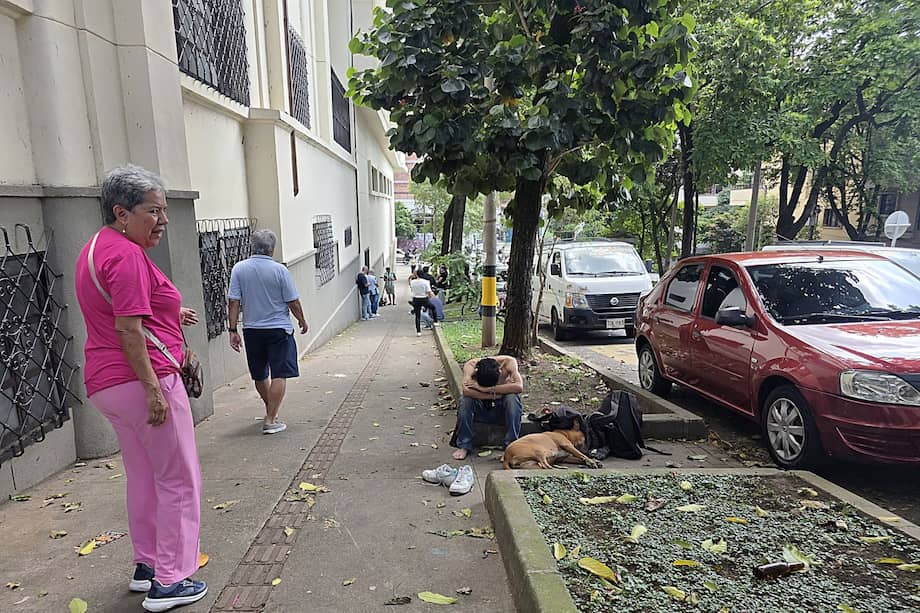 Inmediaciones de uno de los colegios del centro de Medellín, afectado por la problemática.