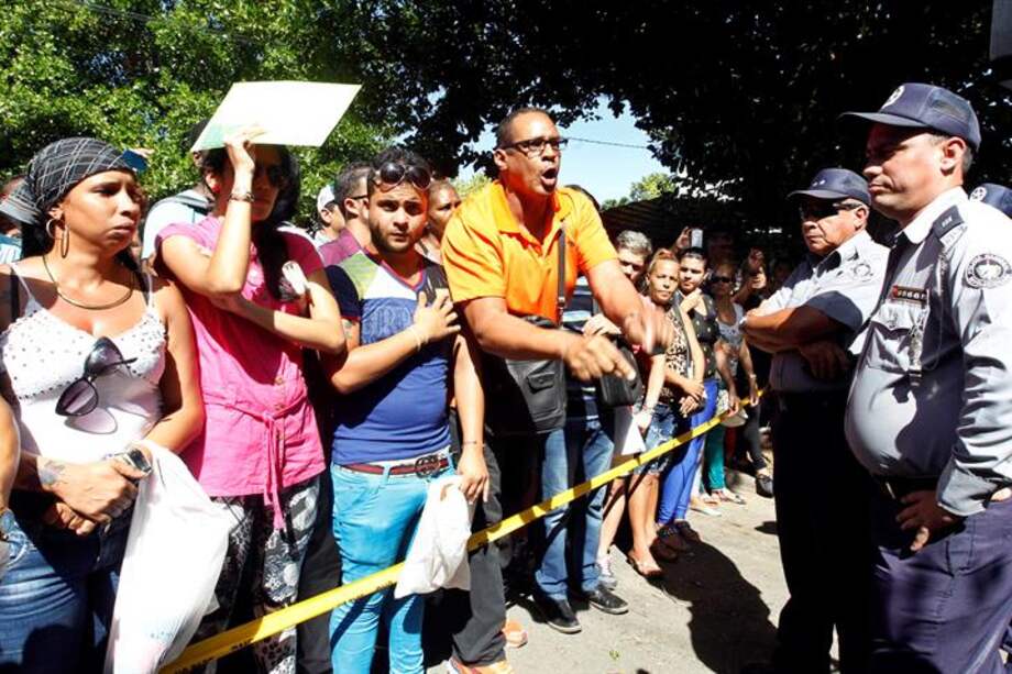 Ecuador dará visa a cubanos que compraron boletos aéreos en noviembre