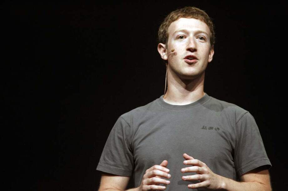 Mark Zuckerberg es el creador de la red social Facebook y uno de los nuevos millonarios./ AFP