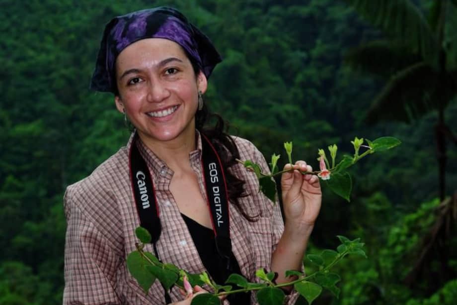 La bióloga Laura Clavijo es la primera mujer en dirigir el Herbario Nacional Colombiano.