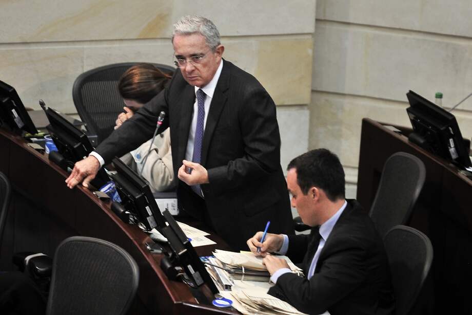 Bogotá(Colombia)18/04/2018. - Alvaro Uribe Velez, Senador de La Republica durante debate Plenaria del Senado, Consulta anticorrupción. Foto Óscar Pérez