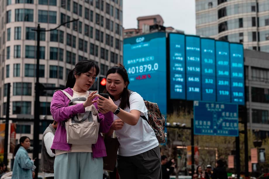 Los mercados asiáticos reaccionan a la tregua en Irán. El precio del petróleo ve una leve caída.