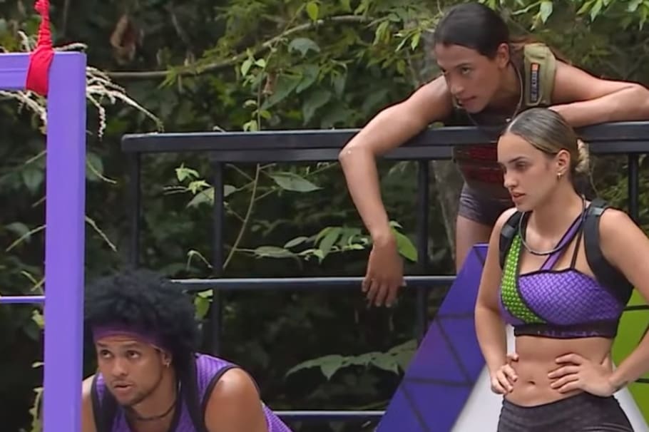 Por primera vez, Alpha tuvo que ir a Playa Baja después de perder el Desafío de sentencia y servicios.