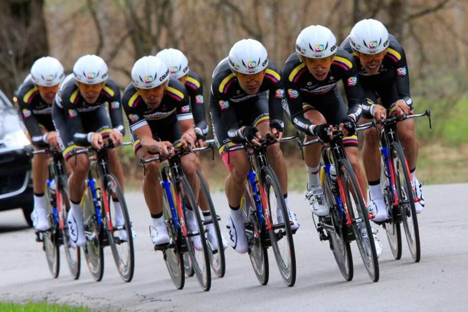 Pedalistas del Team Colombia.