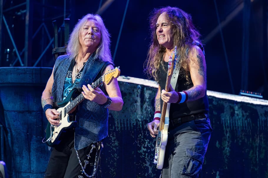 MILAN (Italy), 18/06/2026.- Dave Murray (L) and Steve Harris (R) of British heavy metal band Iron Maiden perform on stage during a concert at San Siro Stadium, as part of their Run for Your Lives World Tour in Milan, Italy, 17 June 2026 (issued 18 June 2026). (Italia) EFE/EPA/NICOLAS MIGLIORESI