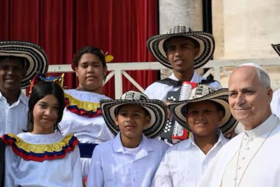 Los "Cantores del Vallenato" de Agustín Codazzi se presentaron ante el Papa León XIV en la Plaza de San Pedro.