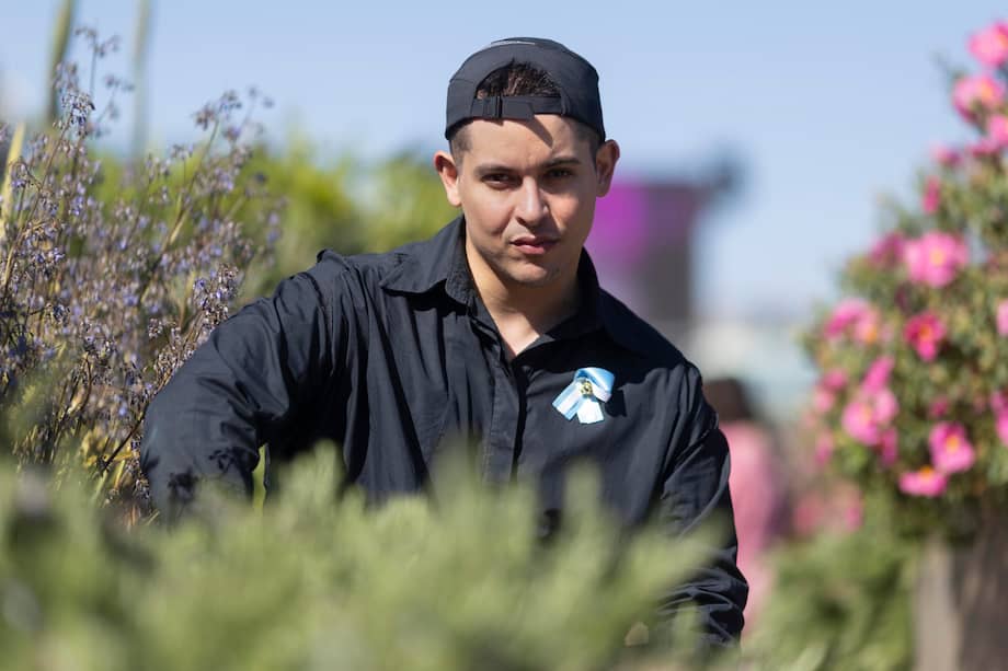 El joven argentino Lucas Carrieri ha debutado en la 080 Barcelona Fashion con un homenaje al videojuego 'Star fox'. EFE/Marta Pérez