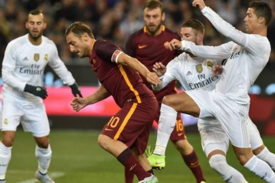 Real Madrid en un partido ante la Roma. / AFP